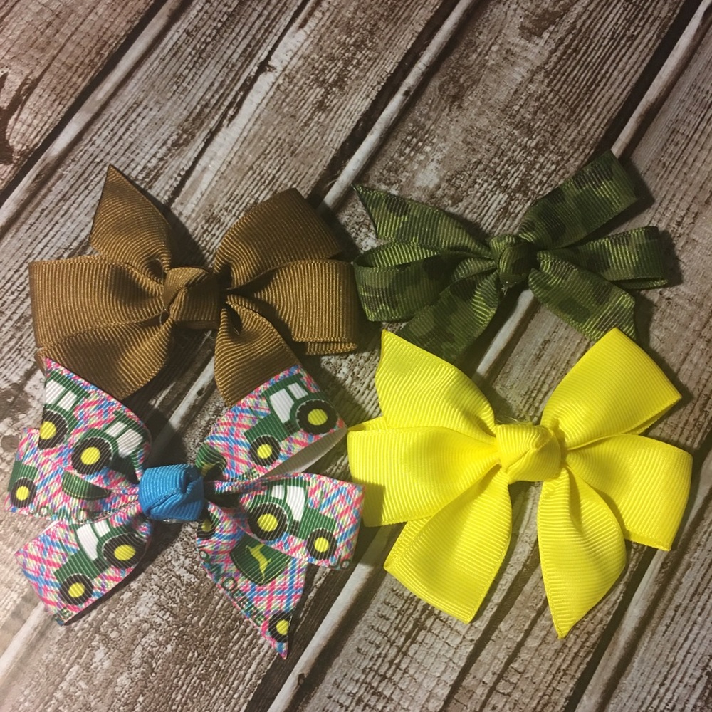 Buy 2 sets/3rd FREE... 4pc John Deere/camo bows